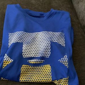 Boy’s blue M Under Armour loose fit Heatgear Tee